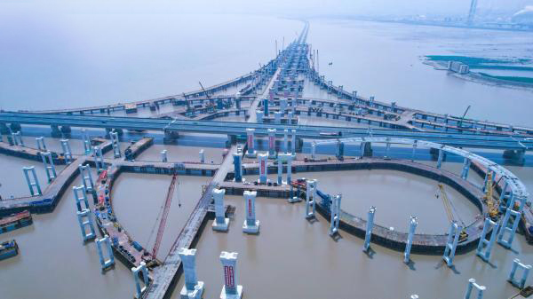 L'ultima fondazione su pali dell'interscambio di binhai del progetto della fase I di Hangyong a più linee di ningbo è stata completata