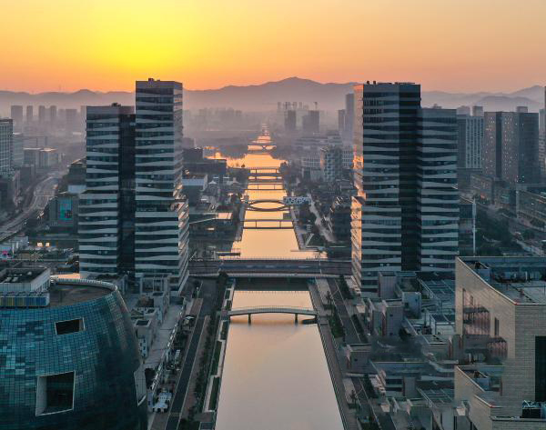 Crescita del PIL di 62 miliardi di yuan, al 12° posto in Cina! L'economia di Ningbo ha mostrato resilienza nella prima metà dell'anno