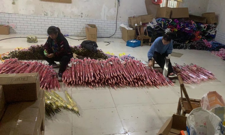 Utilizzo della logistica per la spedizione degli ordini di ombrello ai clienti di Hong Kong