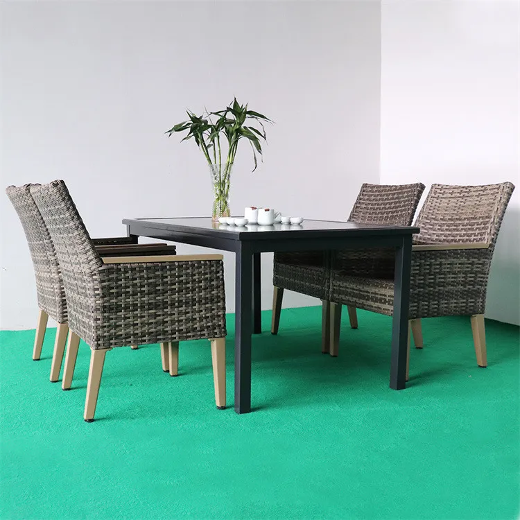Quali sono i vantaggi dell'utilizzo di prodotti per mobili Rattan all'aperto?