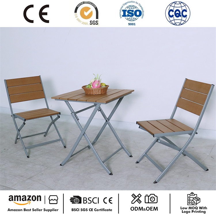 Set di mobili da pranzo da giardino