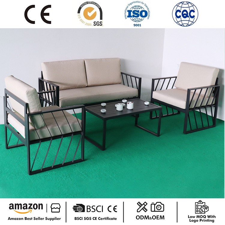 Il più recente set di conversazioni da patio da 4 pezzi