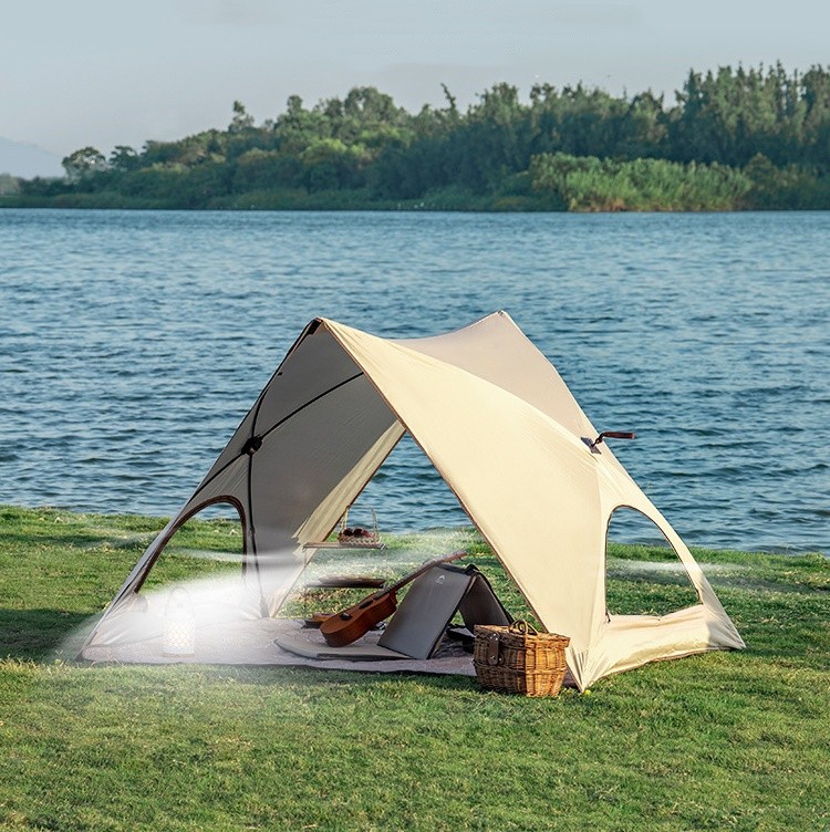 Tenda da spiaggia al riparo da sole all'aperto