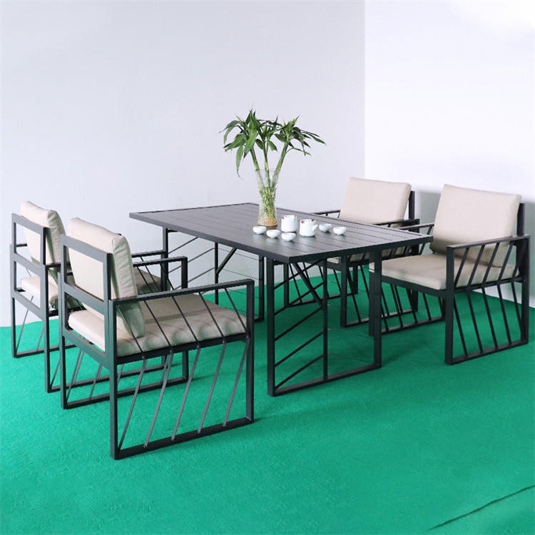 Set da pranzo all'aperto più recente in 5 pezzi